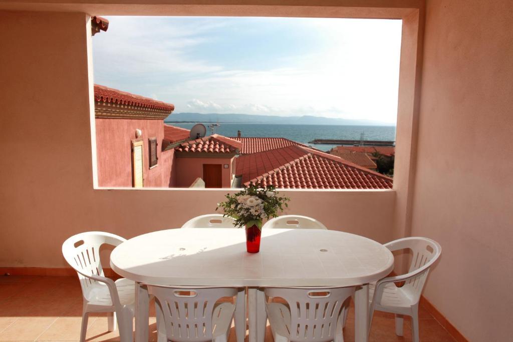 Appartamenti Ideal Isola Rossa  Exterior foto